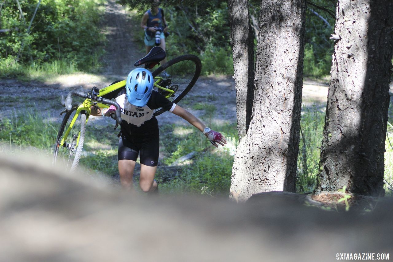 Learning to dismount and carry momentum is an important skill you can work on with your Sven Hill. 2019 Women's MontanaCrossCamp, Friday. © Z. Schuster / Cyclocross Magazine