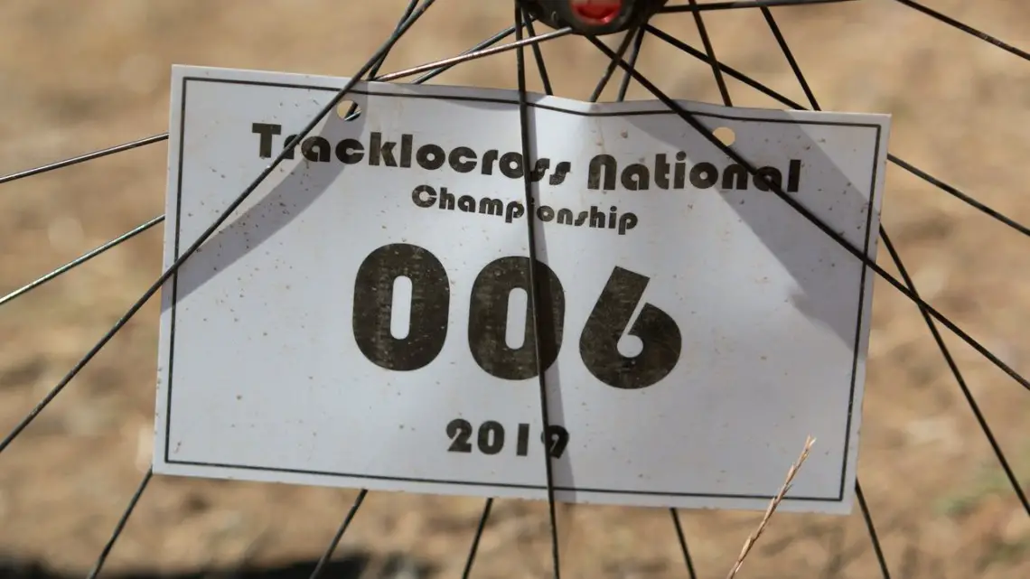 Kell McKenzie found a more aero way of carrying his number plate. 2019 Tracklocross Nationals-winning Squid fixed gear. © A. Yee / Cyclocross Magazine