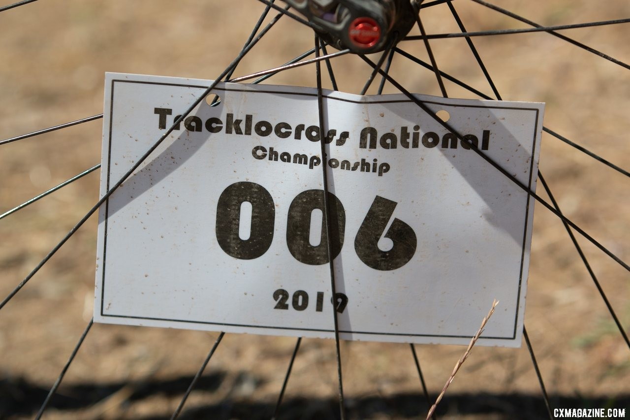 Kell McKenzie found a more aero way of carrying his number plate. 2019 Tracklocross Nationals-winning Squid fixed gear. © A. Yee / Cyclocross Magazine