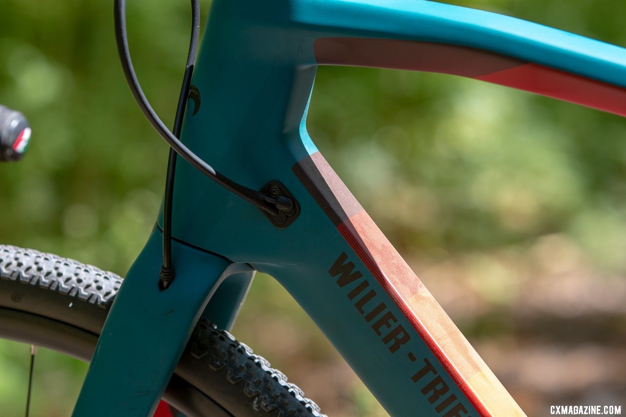 The Wilier Triestina Jena carbon gravel bike features internal routing for wires, cables and hoses in the frame and fork. © A. Yee / Cyclocross Magazine