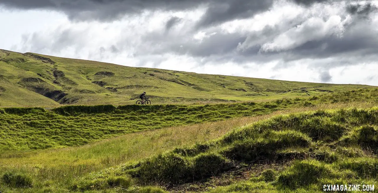 The sun peeked through the clouds during parts of the race. The Rift Gravel Race 2019, Iceland. © Snorri Thor / Lauf