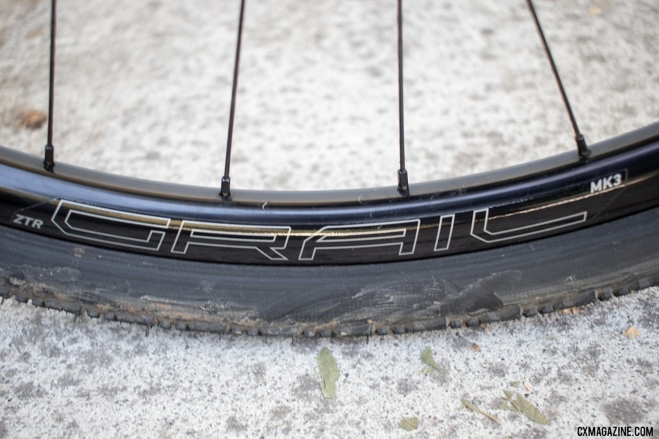 The 20.3mm wide NoTubes Grail MK3 alloy rims offer reliable tubeless tire performance. Noble Bikes carbon GX5 gravel bike. © A. Yee / Cyclocross Magazine