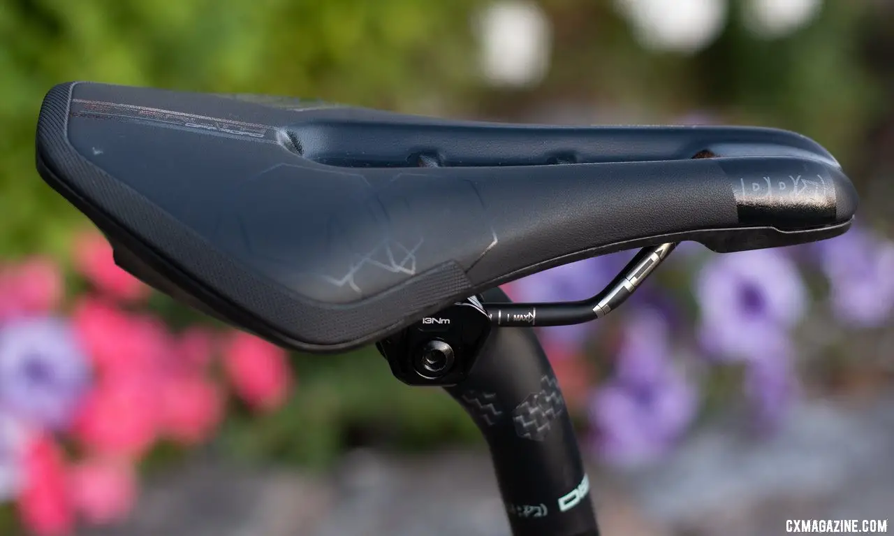 The ne wPRO offroad version of the Stealth saddle uses stainless steel rails, dual density paddings, a closed cut-out and armored rear edge. © A. Yee / Cyclocross Magazine