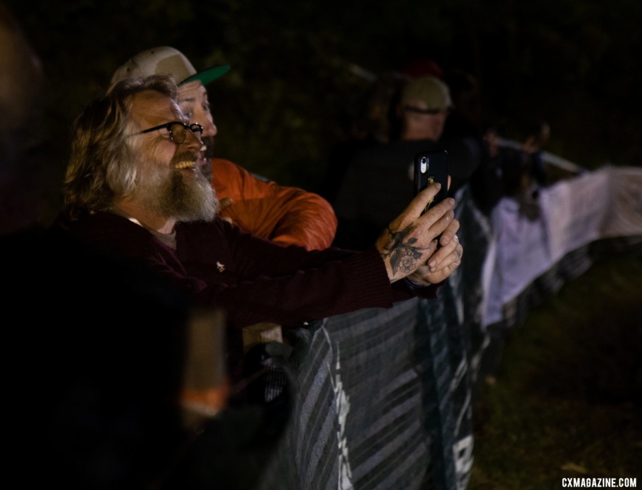 Fans take a selfie while awaiting the pros. 2019 Jingle Cross. © A. Yee / Cyclocross Magazine