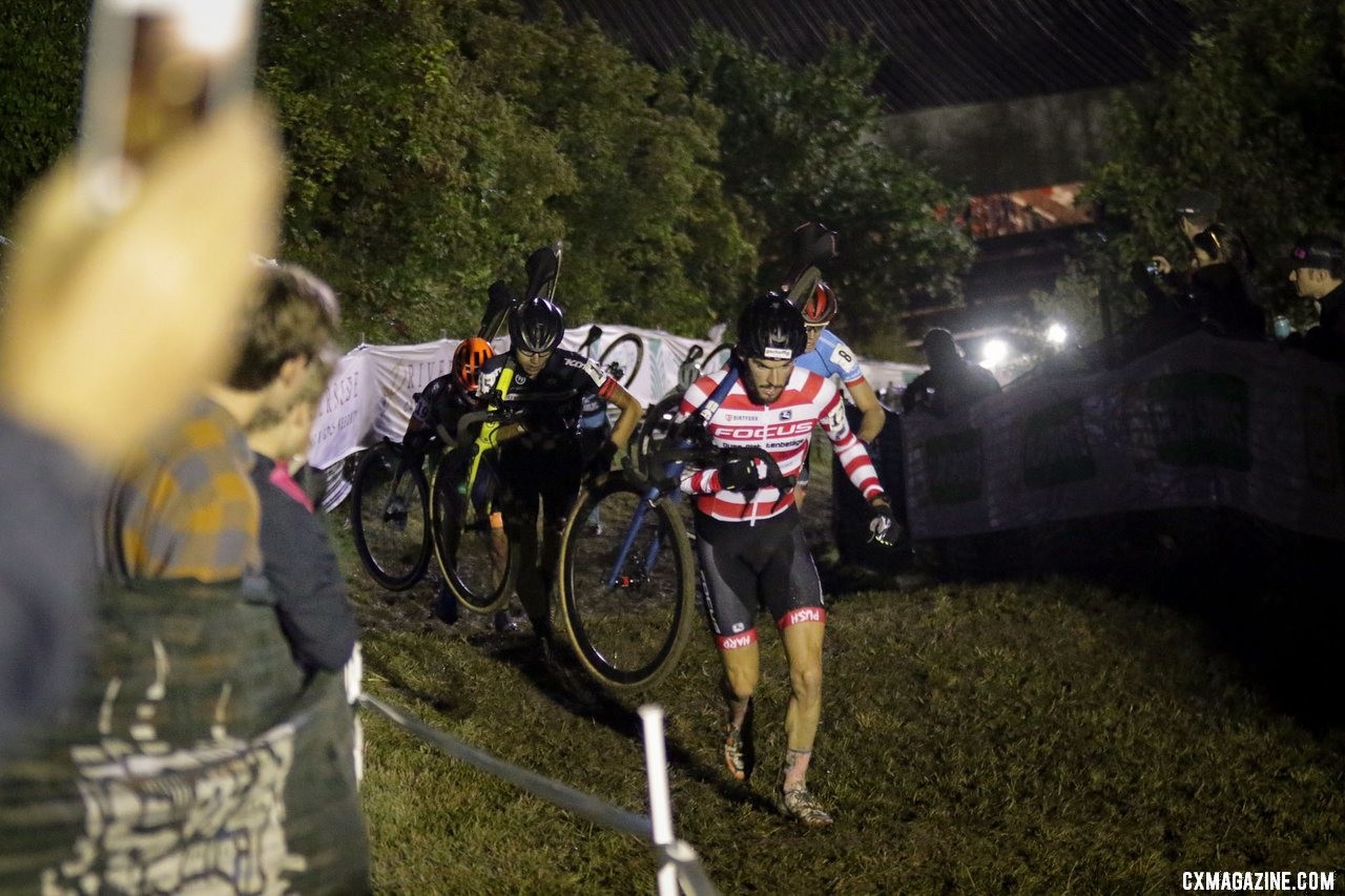 Winterberg scales Mt. Krumpit. 2019 Jingle Cross Friday Night Elite Men. © D. Mable / Cyclocross Magazine