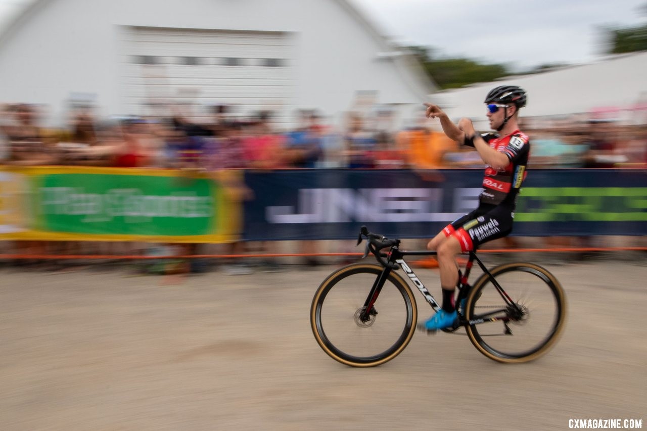 Eli Iserbyt wins the 2019 Jingle Cross UCI Cyclocross World Cup. © A. Yee / Cyclocross Magazine