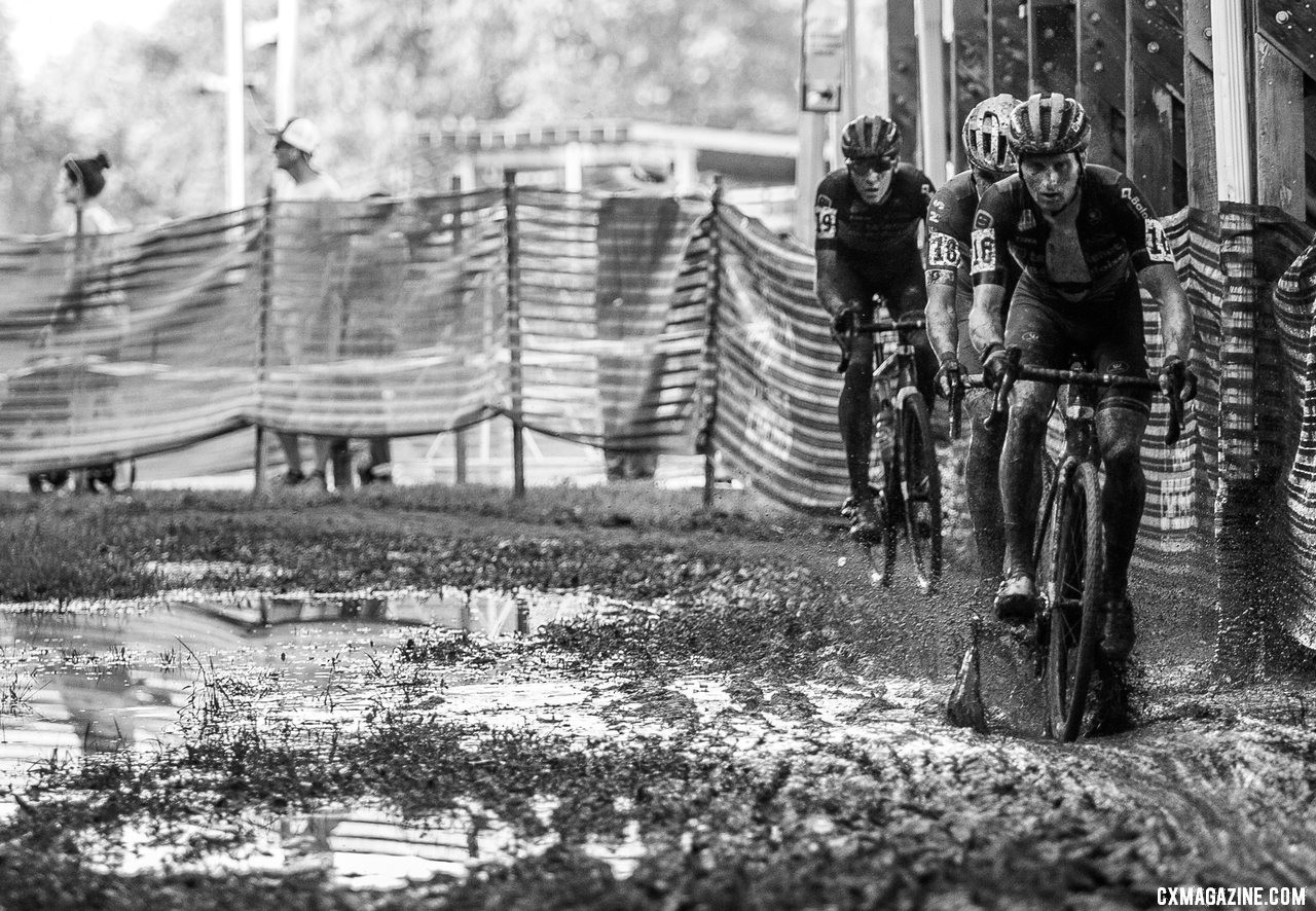 Jim Aernouts leads the chase of Vermeersch. 2019 Jingle Cross Sunday UCI C1, Elite Men. © A. Yee / Cyclocross Magazine