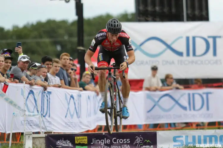 Laurens Sweeck puts on an aerial show. 2019 Jingle Cross World Cup, Elite Men. © D. Mable / Cyclocross Magazine