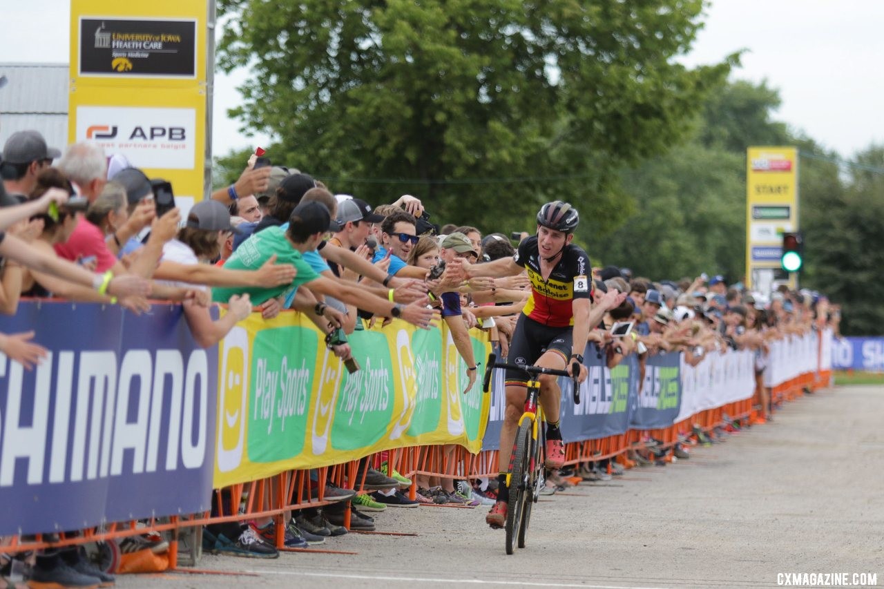 Toon Aerts celebrates with the crowd. 2019 Jingle Cross World Cup, Elite Men. © D. Mable / Cyclocross Magazine