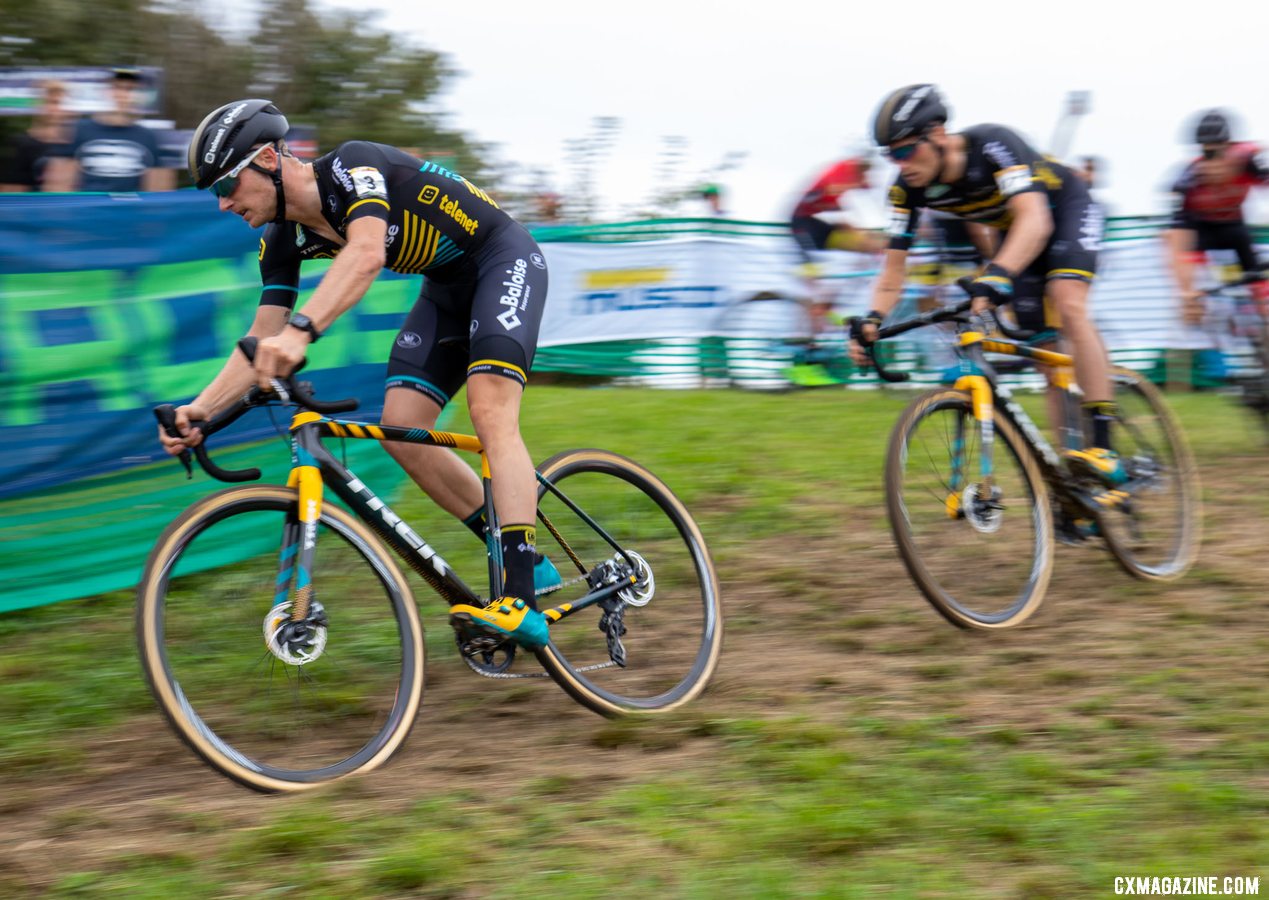 Corne van Kessel leads the chase. 2019 Jingle Cross World Cup, Elite Men. © A. Yee / Cyclocross Magazine