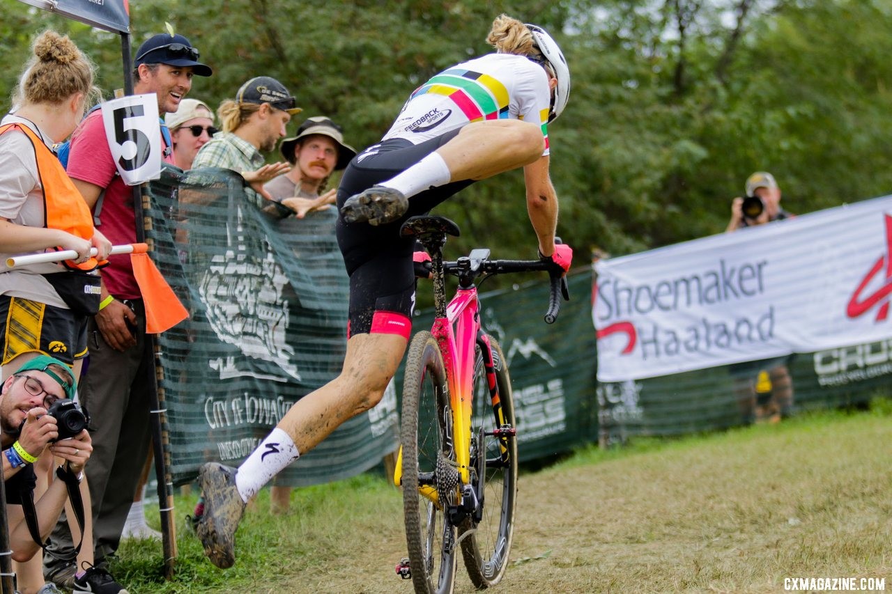 Rochette ran up her ski hill at home, and used the training to her advantage at the 2019 Jingle Cross World Cup, Elite Women. © D. Mable / Cyclocross Magazine