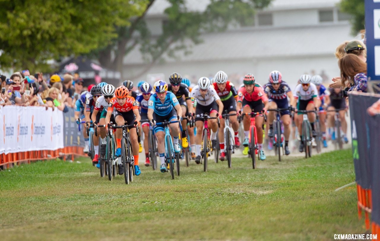 Inge van der Heijden leads out the holeshot. 2019 Jingle Cross World Cup, Elite Women. © L. Northway / Cyclocross Magazine