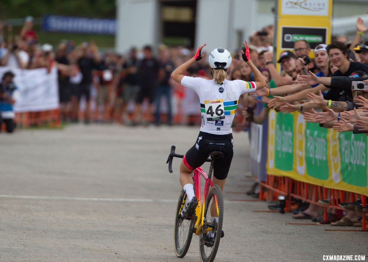 Rochette storms to the 2019 Jingle Cross World Cup win. Elite Women. © L. Northway / Cyclocross Magazine