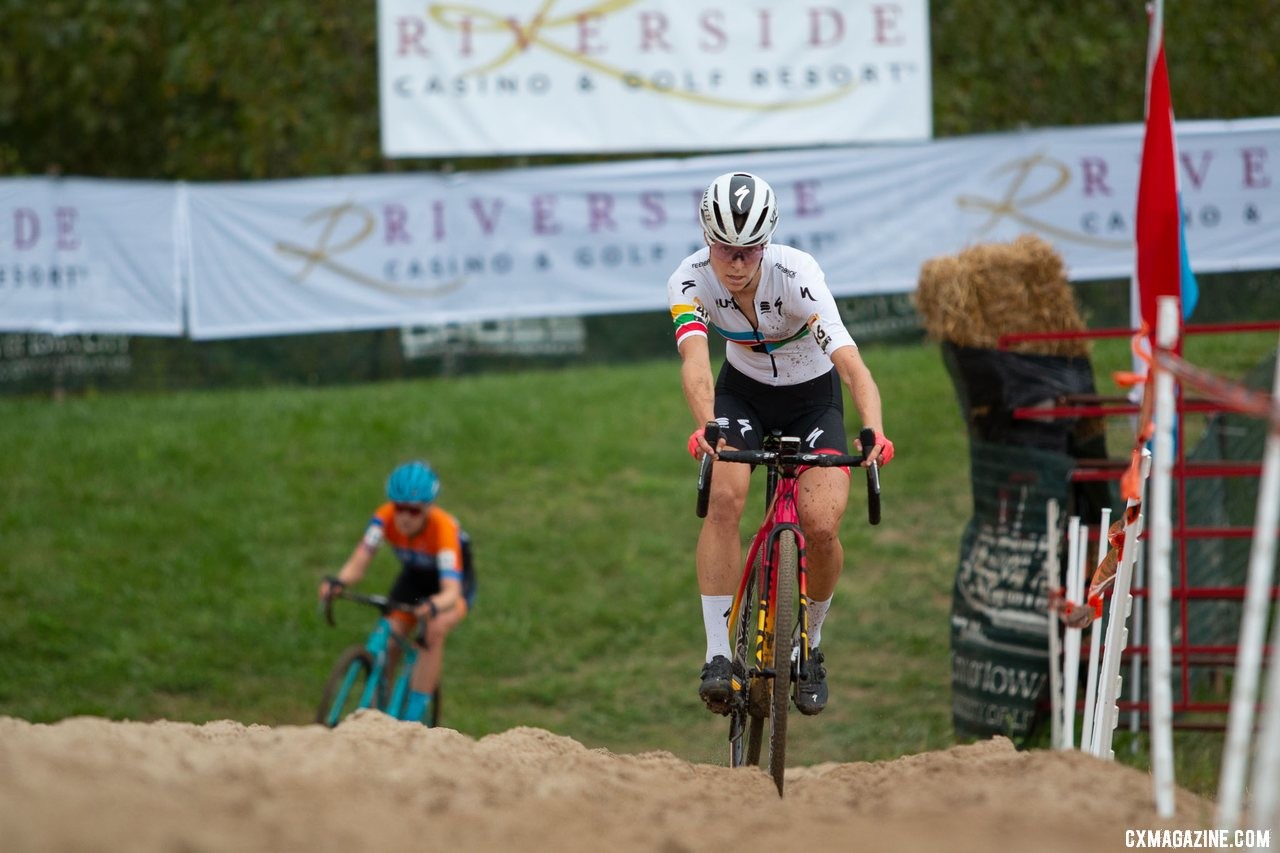 Rochette leads Honsinger through the sand pit. 2019 Jingle Cross World Cup. Elite Women. © A. Yee / Cyclocross Magazine