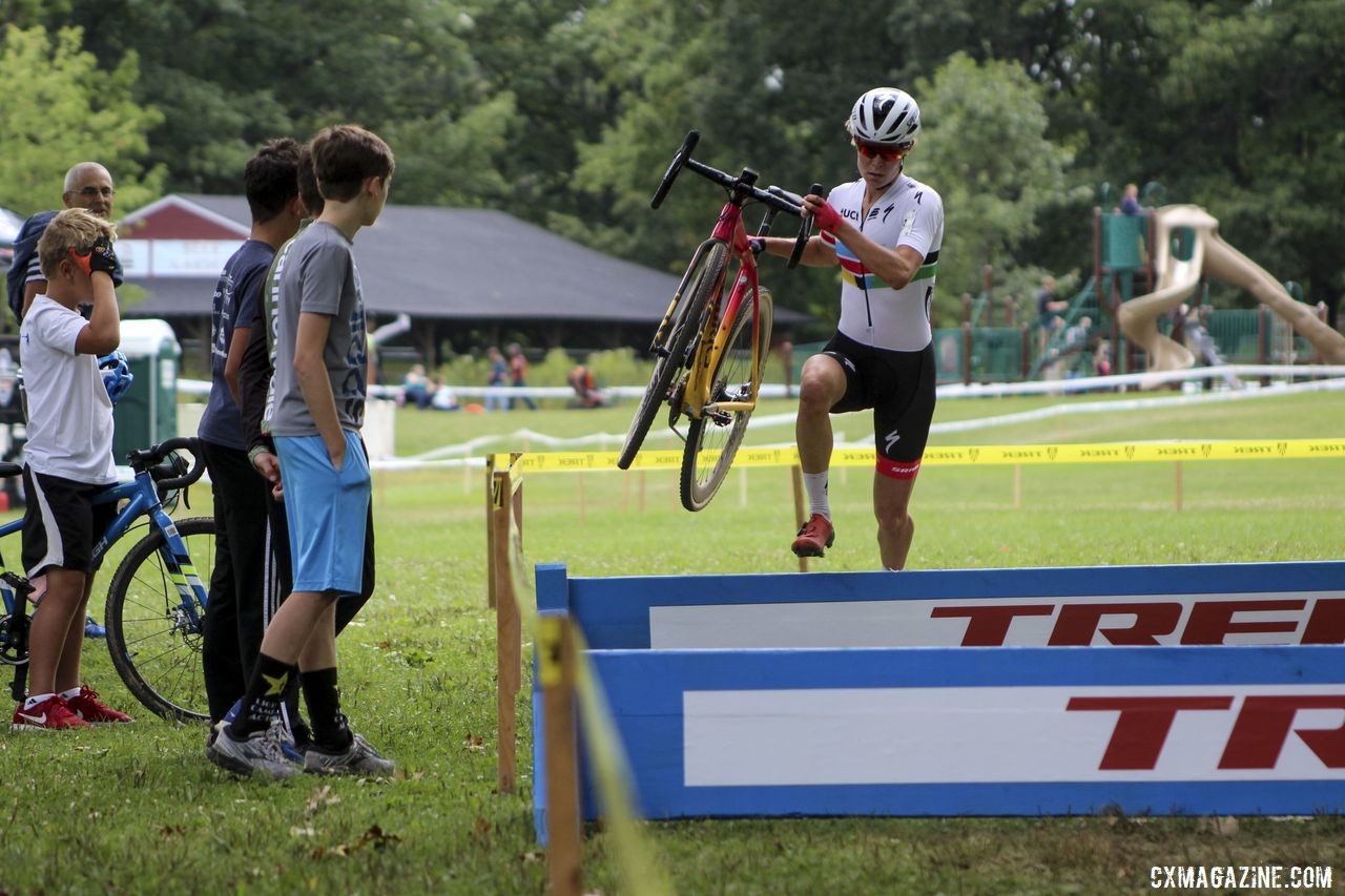 Maghalie Rochette had a number of fans cheering her on on Saturday. 2019 Rochester Cyclocross Day 1. © Z. Schuster / Cyclocross Magazine