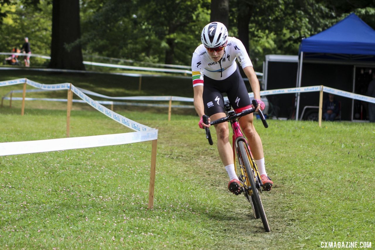 Maghalie Rochette attacked in Lap 1 and did not look back. 2019 Rochester Cyclocross Day 1. © Z. Schuster / Cyclocross Magazine