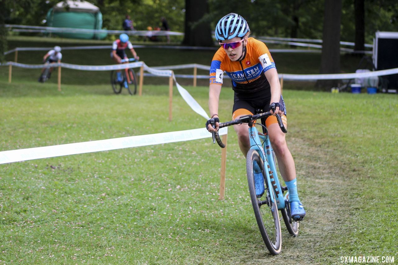 Clara Honsinger pushes the pace while Keough, Fahringer and Mani chase. 2019 Rochester Cyclocross Day 1. © Z. Schuster / Cyclocross Magazine