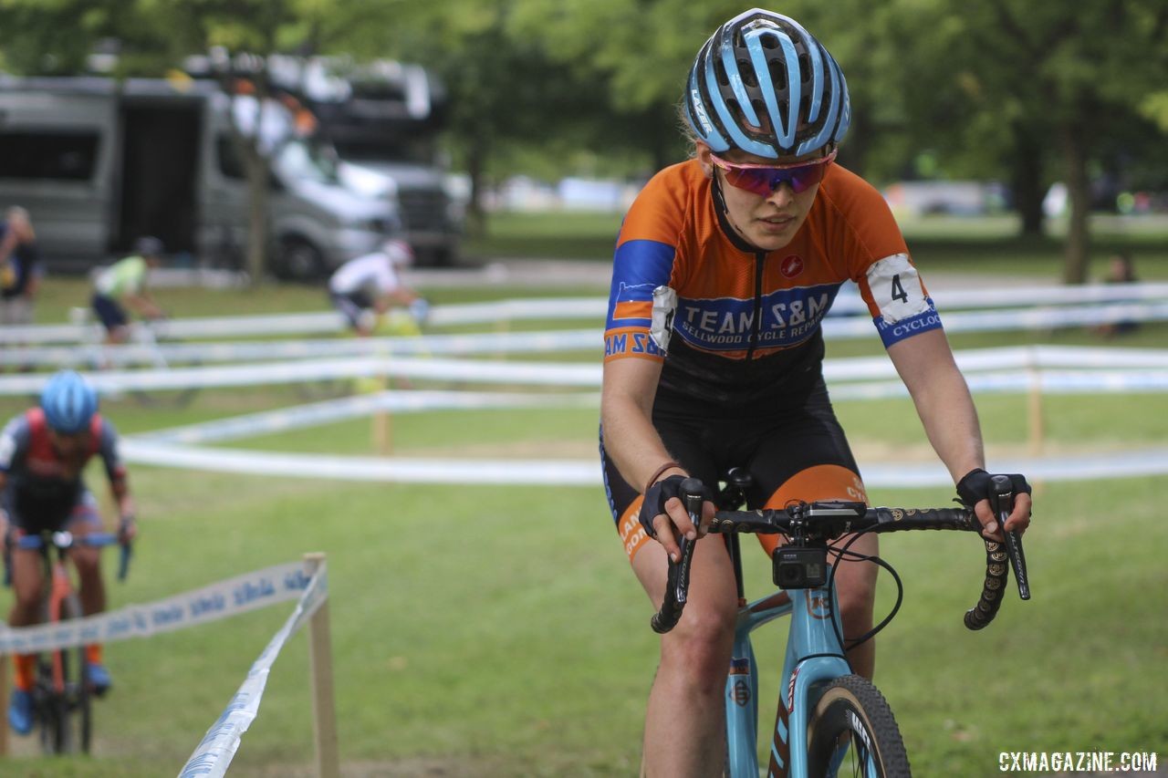 Clara Honsinger pushed forward to try to keep with Rochette's blistering pace. 2019 Rochester Cyclocross Day 2. © Z. Schuster / Cyclocross Magazine