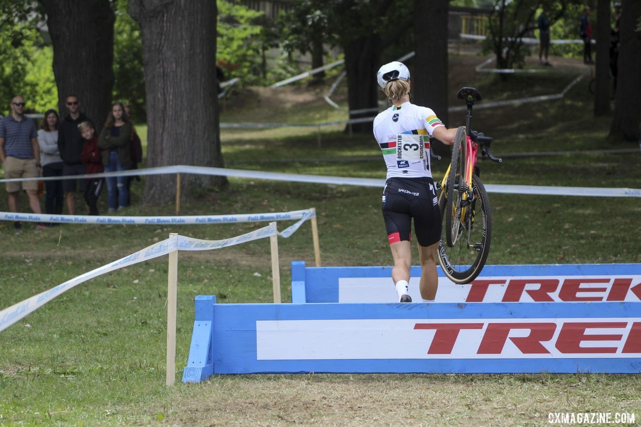 Maghalie Rochette did not see anyone in front of her all weekend. 2019 Rochester Cyclocross Day 2. © Z. Schuster / Cyclocross Magazine