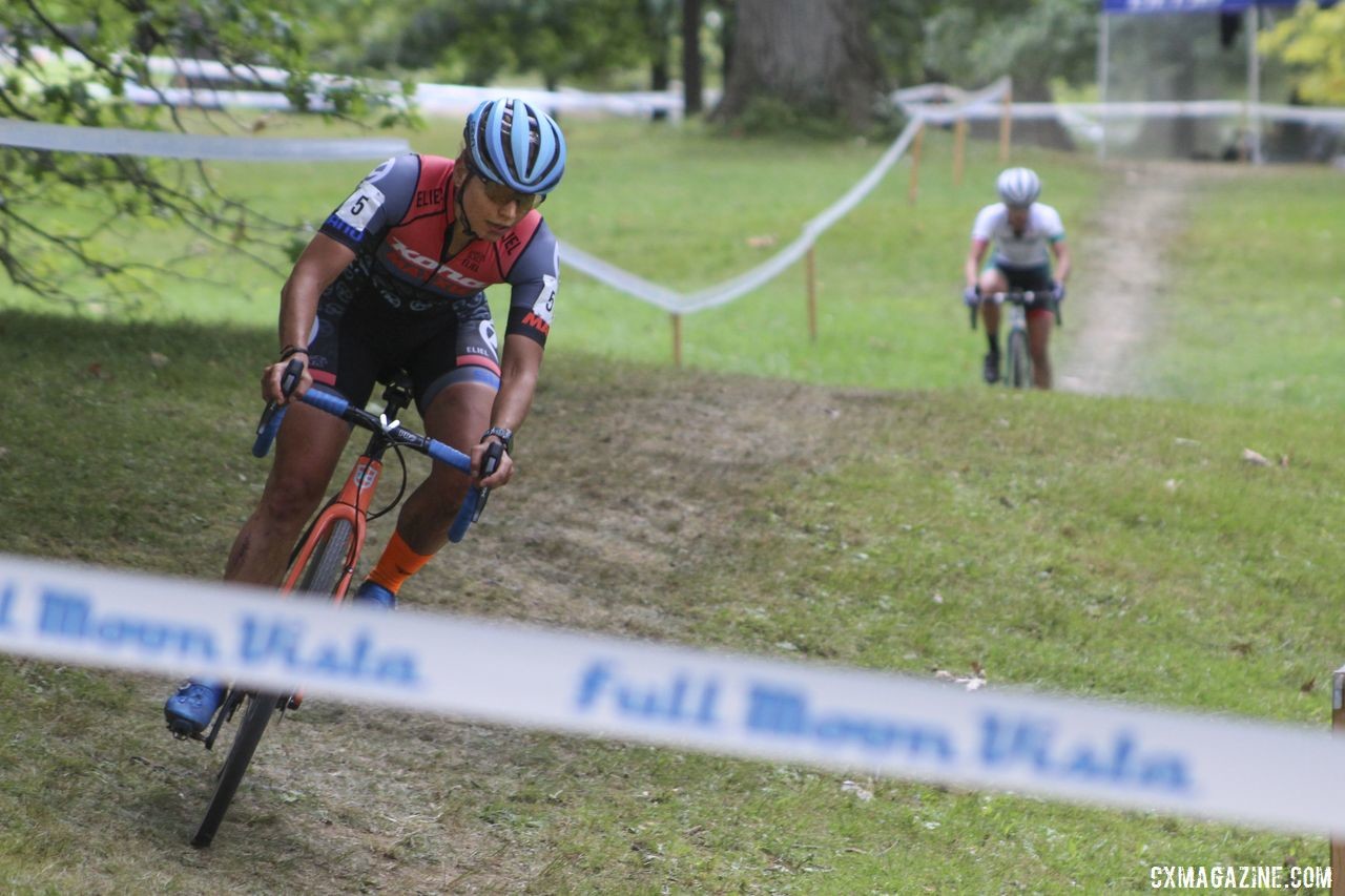 Rebecca Fahringer leads Kaitie Keough in their battle for third. 2019 Rochester Cyclocross Day 2. © Z. Schuster / Cyclocross Magazine