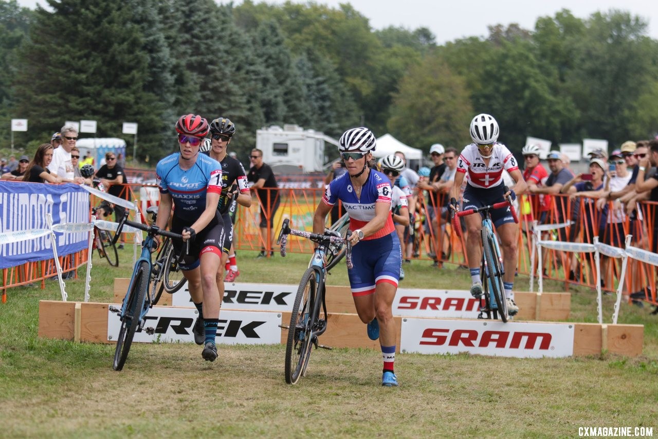 Caroline Mani helped create an early split. Elite Women, 2019 Trek CX Cup. © D. Mable / Cyclocross Magazine