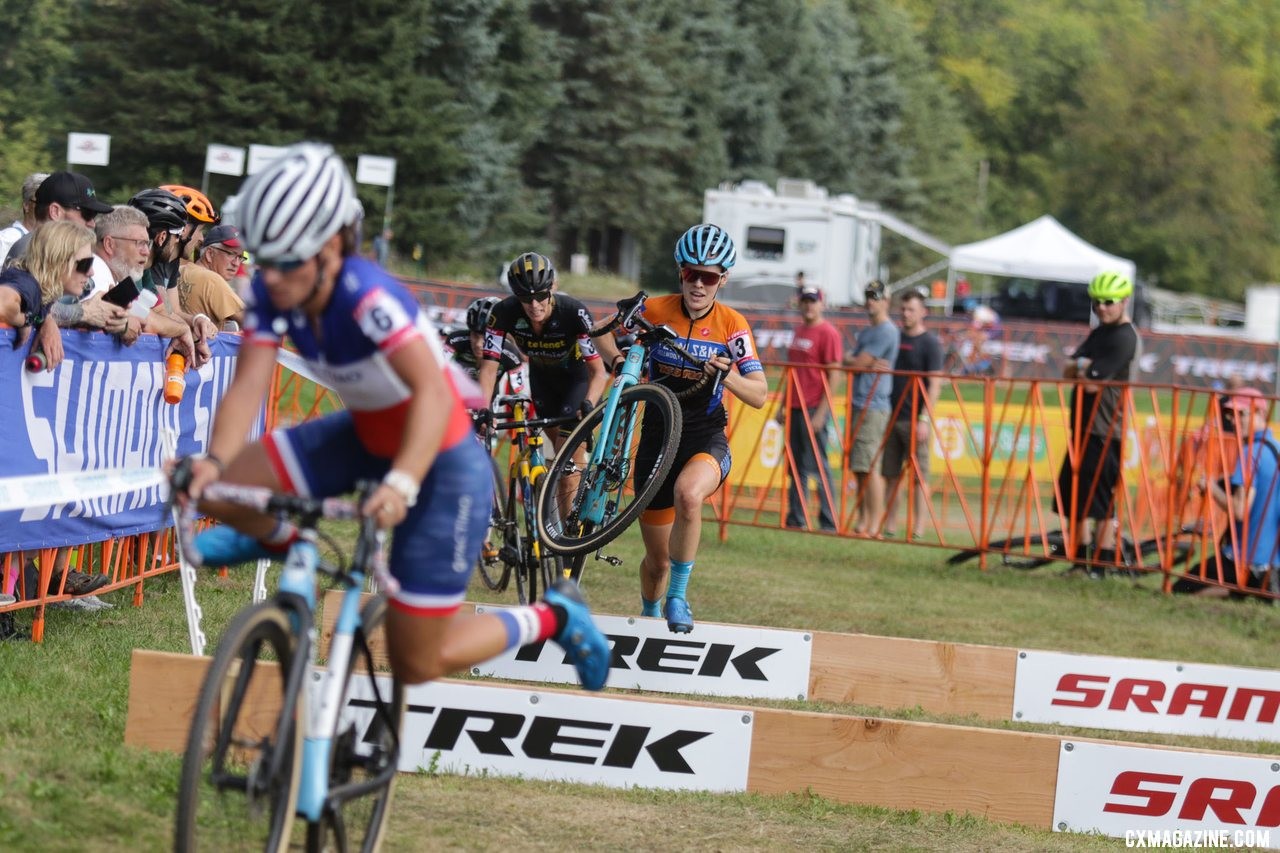 Clara Honsinger and others bridged up to make a lead group of six midway through the race. Elite Women, 2019 Trek CX Cup. © D. Mable / Cyclocross Magazine