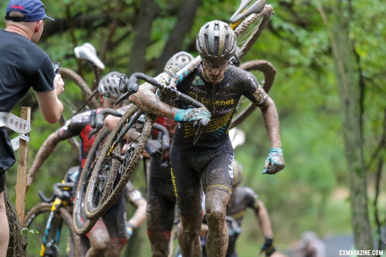 Quinten Hermans leads the chase for the final podium step. 2019 World Cup Waterloo, Elite Men. © D. Mable / Cyclocross Magazine