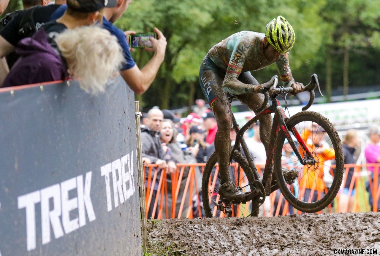 Felipe Orts rode the stairs in the mud. 2019 World Cup Waterloo. © D. Mable / Cyclocross Magazine