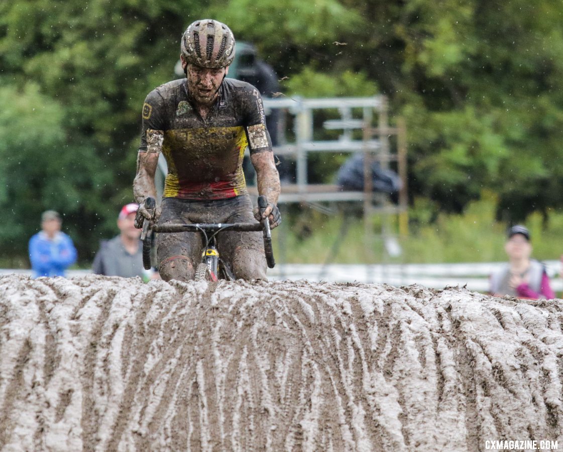 Aerts navigated the mud to second. 2019 World Cup Waterloo. © D. Mable / Cyclocross Magazine