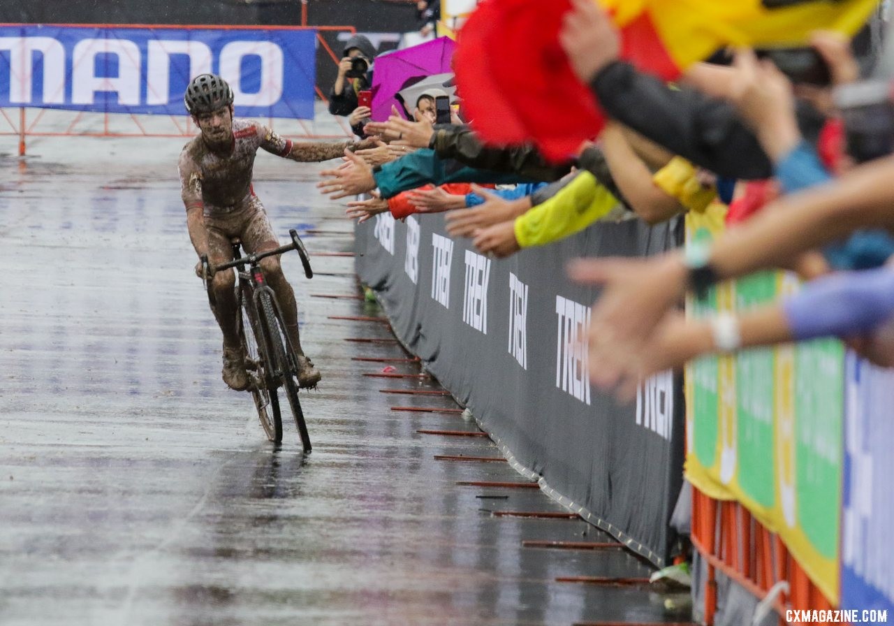 Iserbyt celebrates his 2019 World Cup Waterloo win. © D. Mable / Cyclocross Magazine