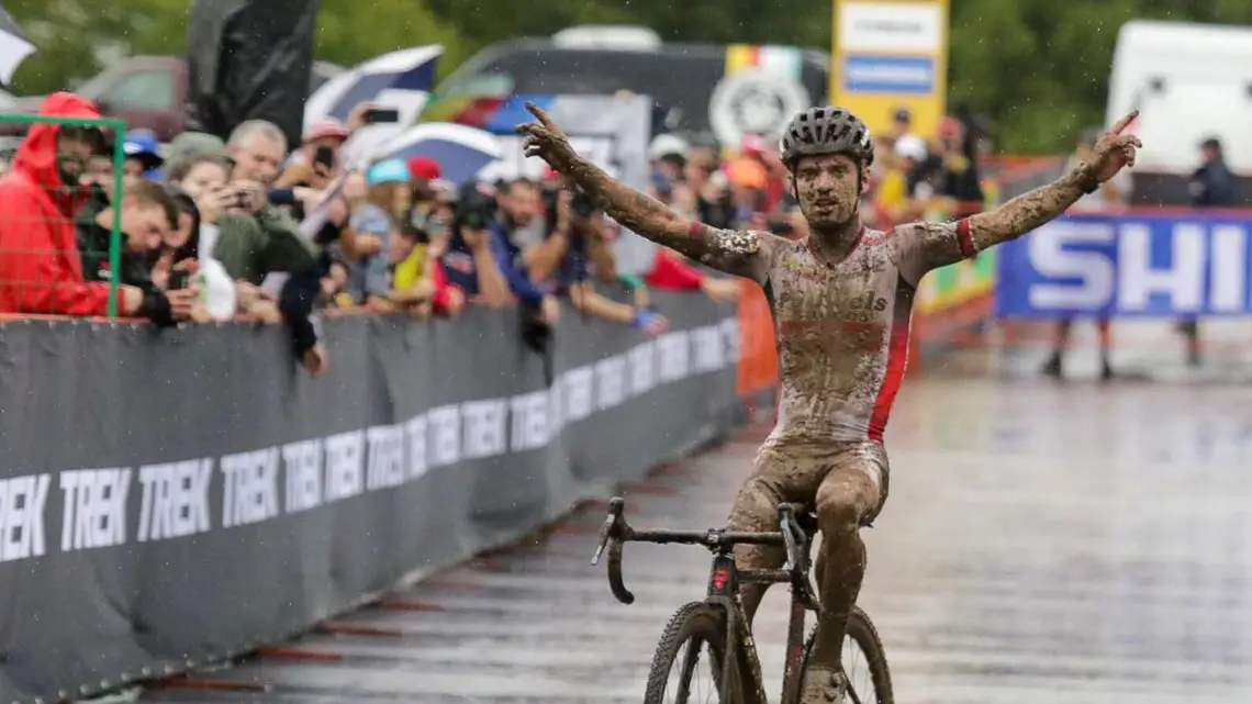 Eli Iserbyt runs away to a 2019 World Cup Waterloo win. Elite Men. © D. Mable / Cyclocross Magazine