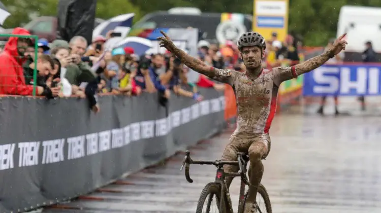 Eli Iserbyt runs away to a 2019 World Cup Waterloo win. Elite Men. © D. Mable / Cyclocross Magazine