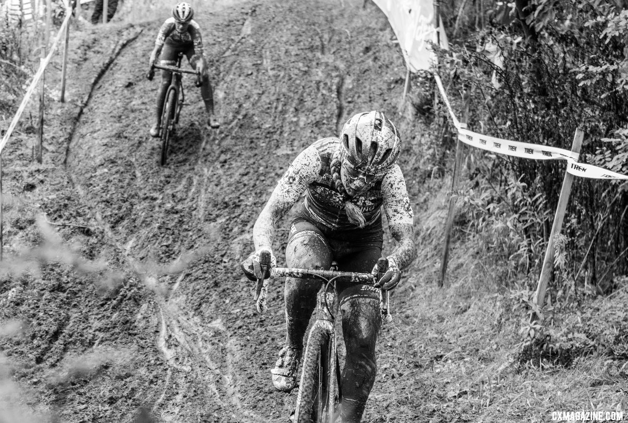 Evie Richards got out to a fast start and forced Nash and others to chase. 2019 World Cup Waterloo, Elite Women. © D. Mable / Cyclocross Magazine