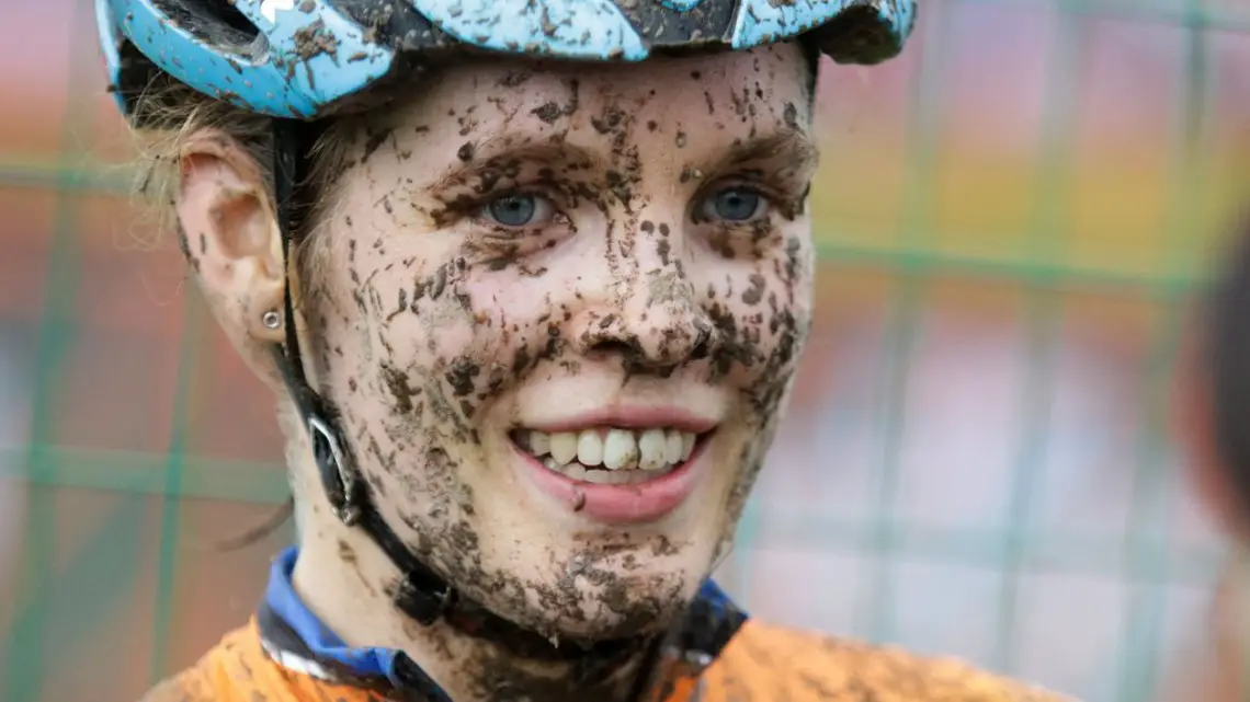 Clara Honsinger came away with a gritty fourth-place finish. 2019 World Cup Waterloo, Elite Women. © D. Mable / Cyclocross Magazine