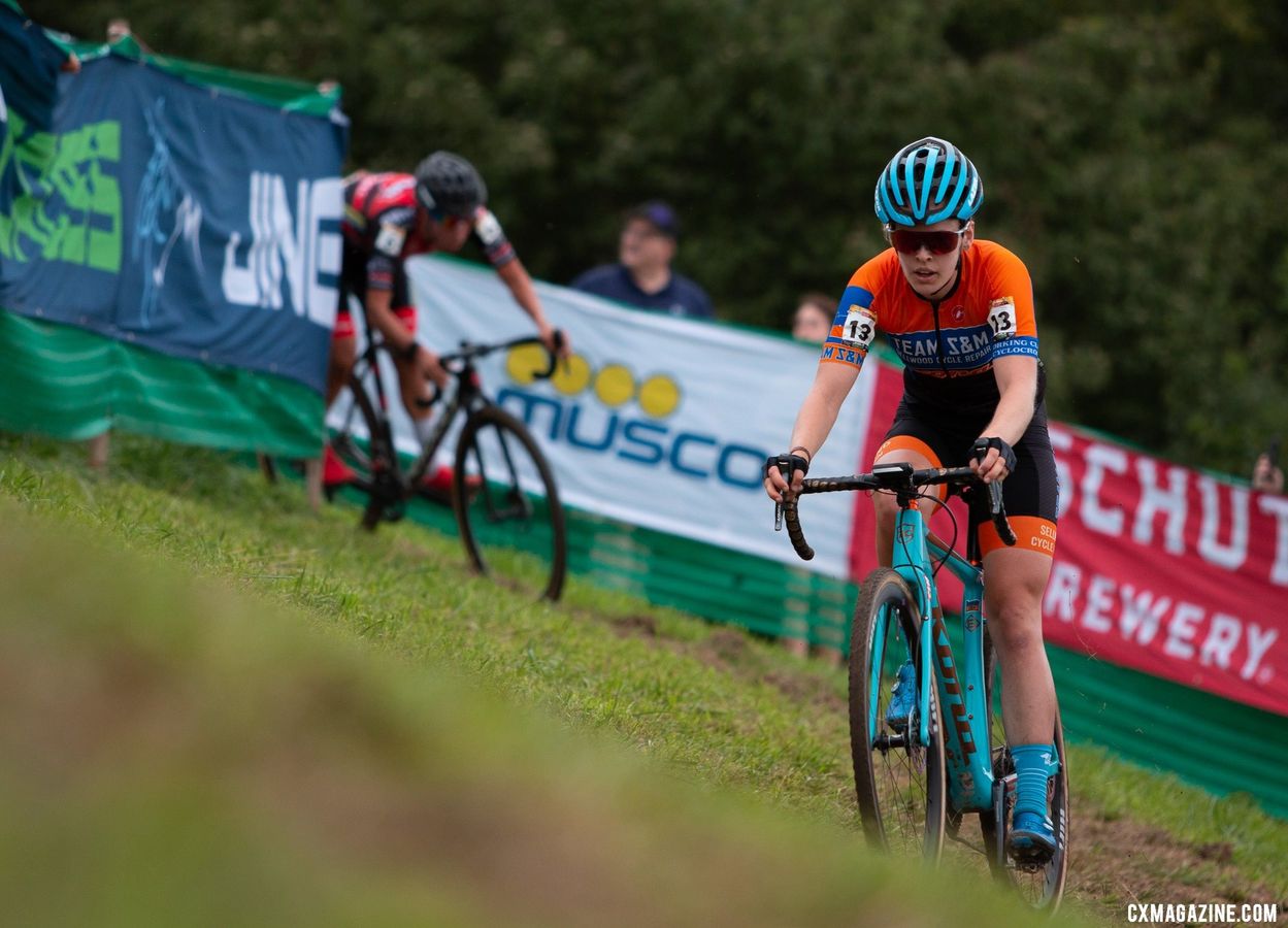 Clara Honsinger moved her way up through the field.. 2019 Jingle Cross World Cup, Elite Women. © A. Yee / Cyclocross Magazine