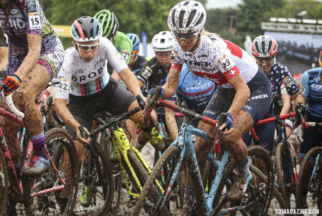 Jolanda Neff avoided a melee right after the start. 2019 World Cup Waterloo. © Z. Schuster / Cyclocross Magazine