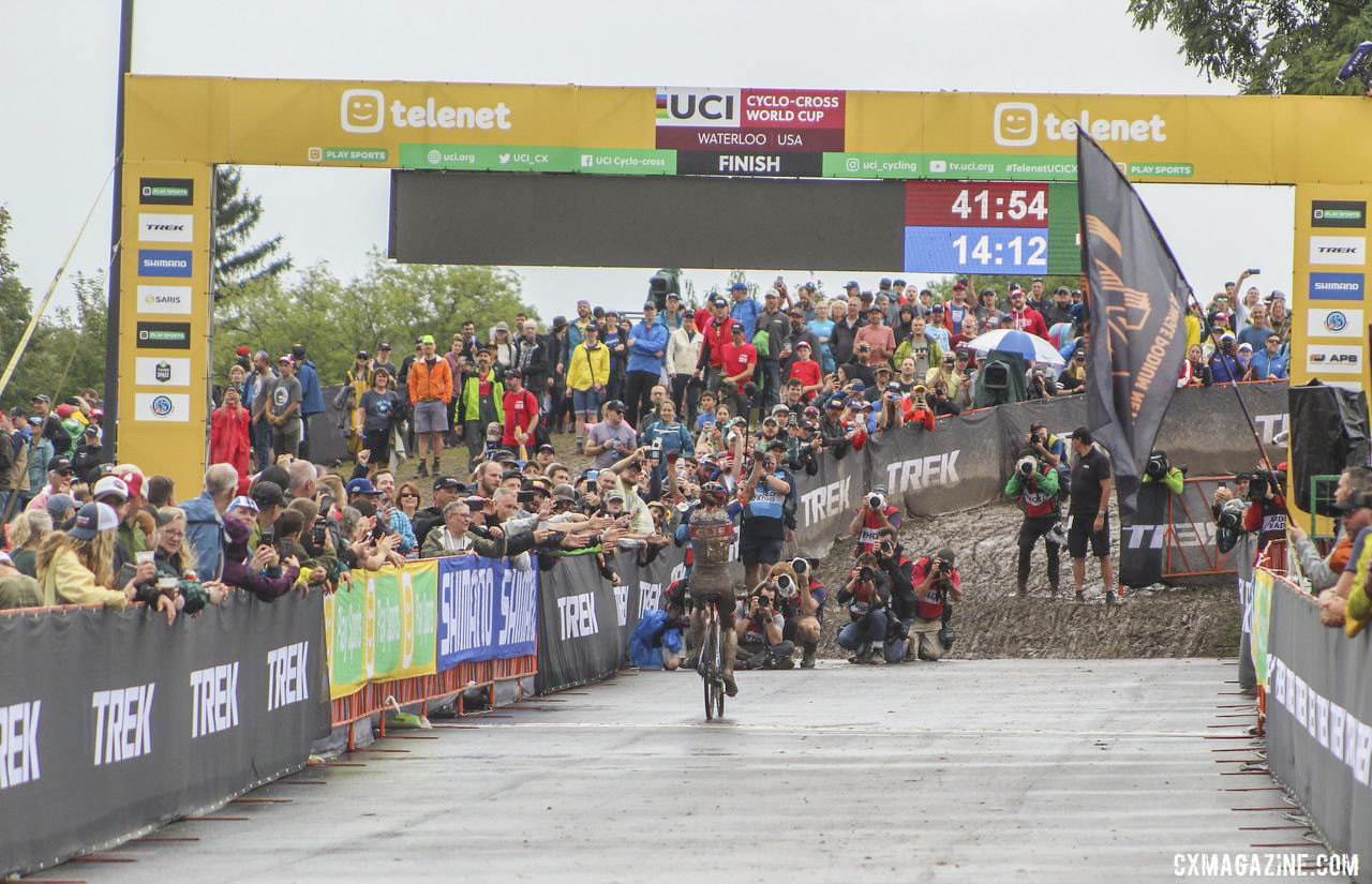 Katerina Nash celebrates her win in the mud at Waterloo. 2019 World Cup Waterloo. © Z. Schuster / Cyclocross Magazine
