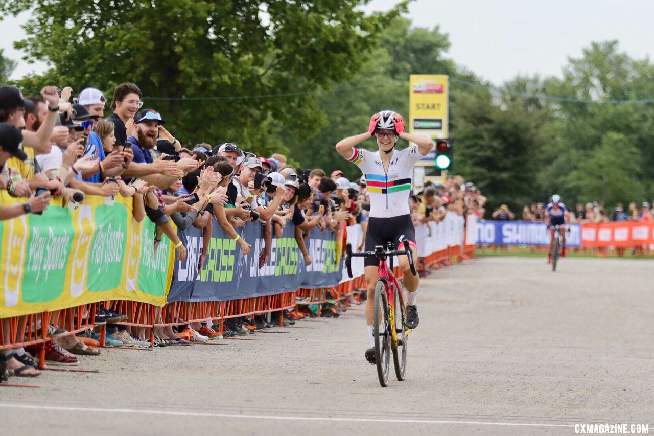 Maghalie Rochette takes the 2019 Jingle Cross UCI Cyclocross World Cup. © D. Mable / Cyclocross Magazine