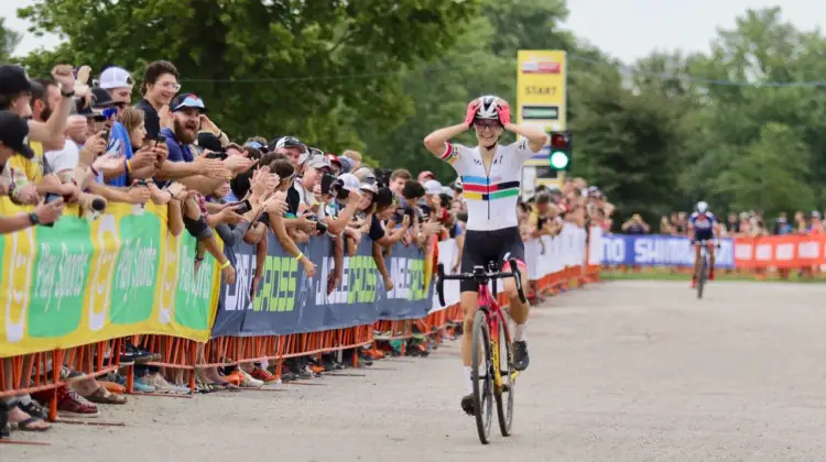 Maghalie Rochette takes the 2019 Jingle Cross UCI Cyclocross World Cup. © D. Mable / Cyclocross Magazine