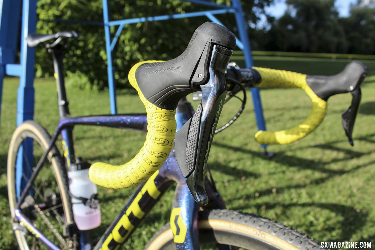 Baestaens ran a Dura-Ace R9150 groupset, including the R9170 shift-brake levers. Vincent Baestaens Rochester Day 1 Winning Scott Addict CX. © Z. Schuster / Cyclocross Magazine