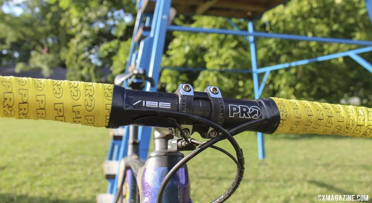 The vibe was good for Baestaens with his Pro Vibe handlebar. Vincent Baestaens Rochester Day 1 Winning Scott Addict CX. © Z. Schuster / Cyclocross Magazine