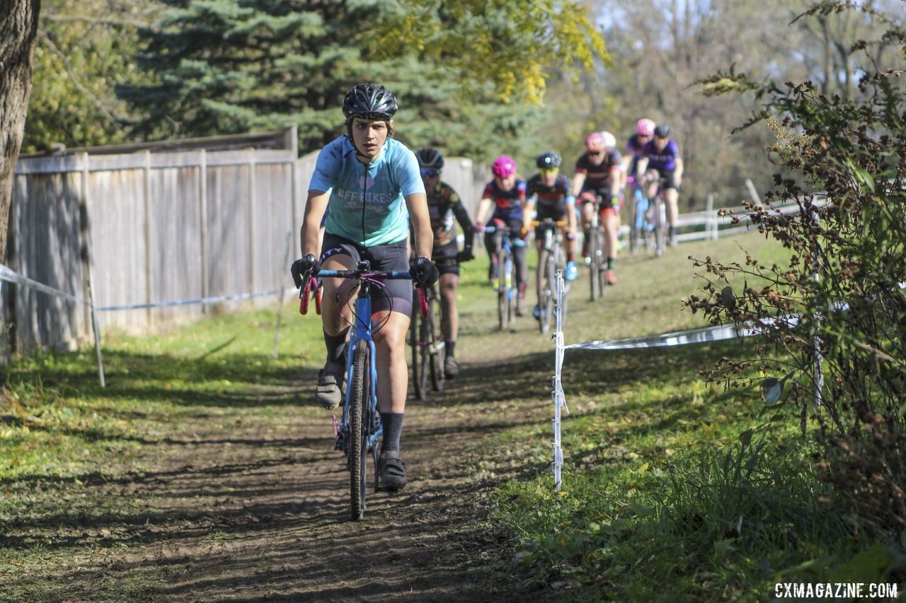 Austin Killips leads the Women's 3/4 field early on. 2019 Sunrise Park Cyclocross, Chicago Cross Cup. © Z. Schuster / Cyclocross Magazine