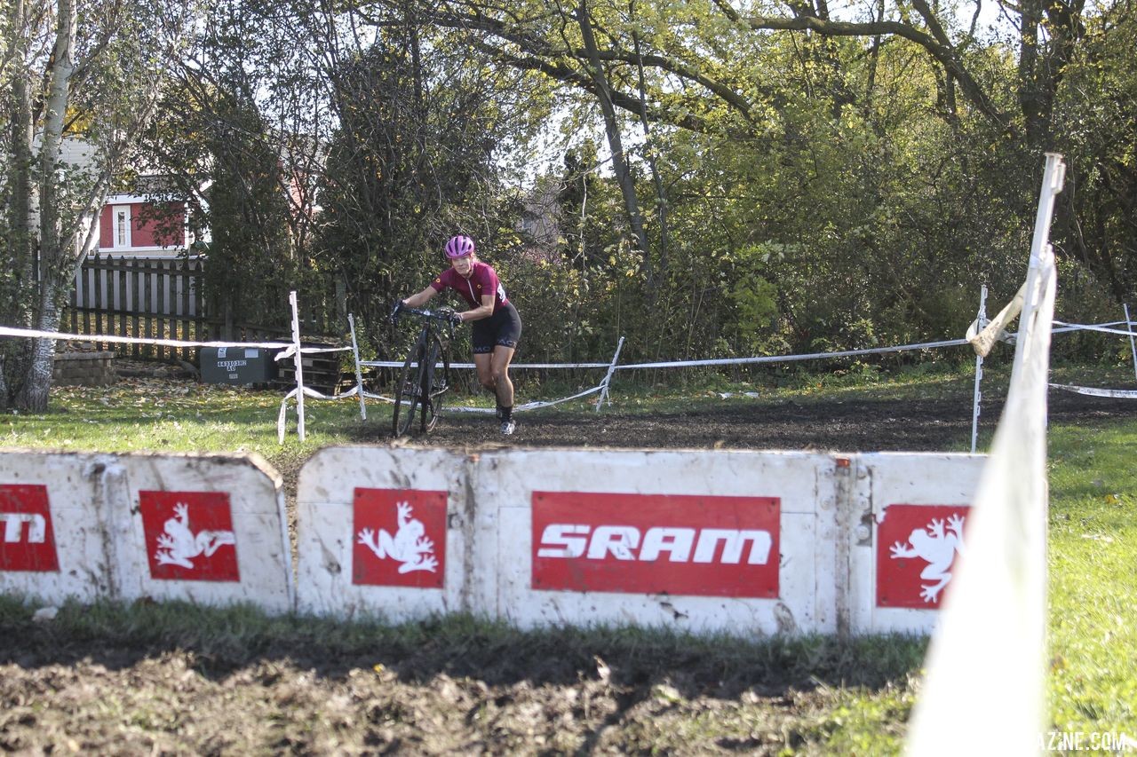 Thick mud made the barriers challenging to get to. 2019 Sunrise Park Cyclocross, Chicago Cross Cup. © Z. Schuster / Cyclocross Magazine