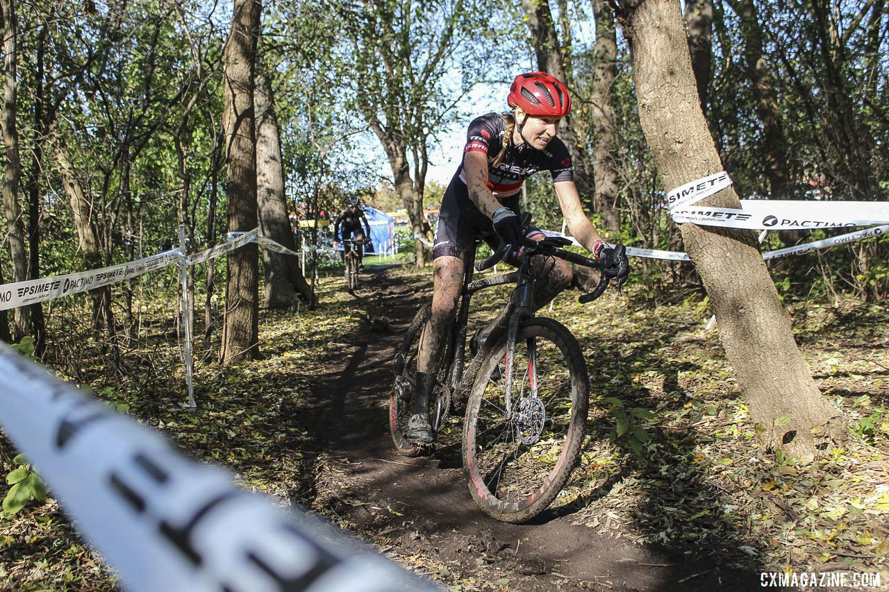 April Beard worked hard to go solo off the front. 2019 Sunrise Park Cyclocross, Chicago Cross Cup. © Z. Schuster / Cyclocross Magazine