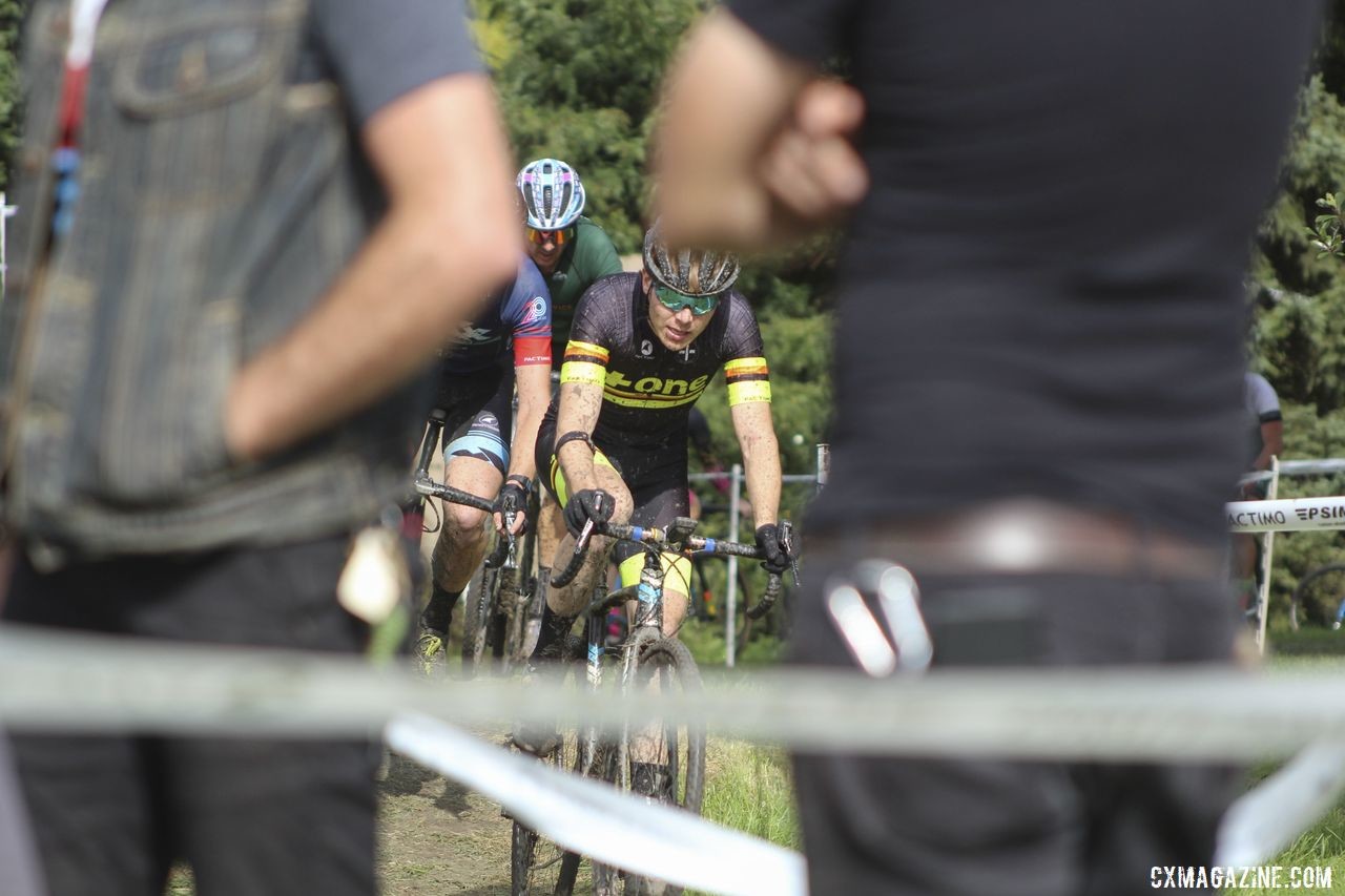 Some fans were more interested in the racing than others. 2019 CCC Hopkins Park CX at Indian Lakes. © Z. Schuster / Cyclocross Magazine