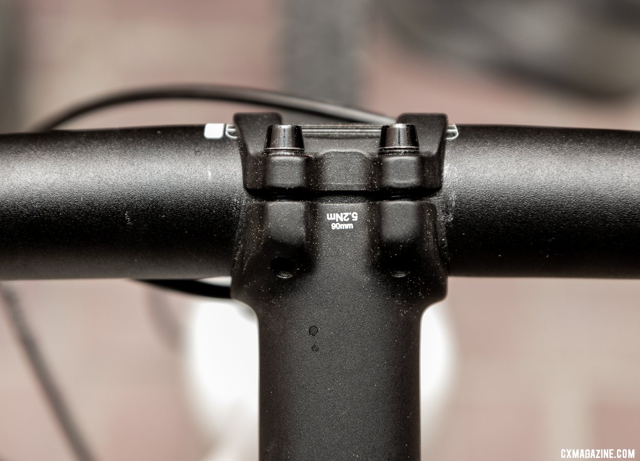 The Noble handlebar has a comfortable shape with a flat back and top - no obvious clamp bulge. © A. Yee / Cyclocross Magazine