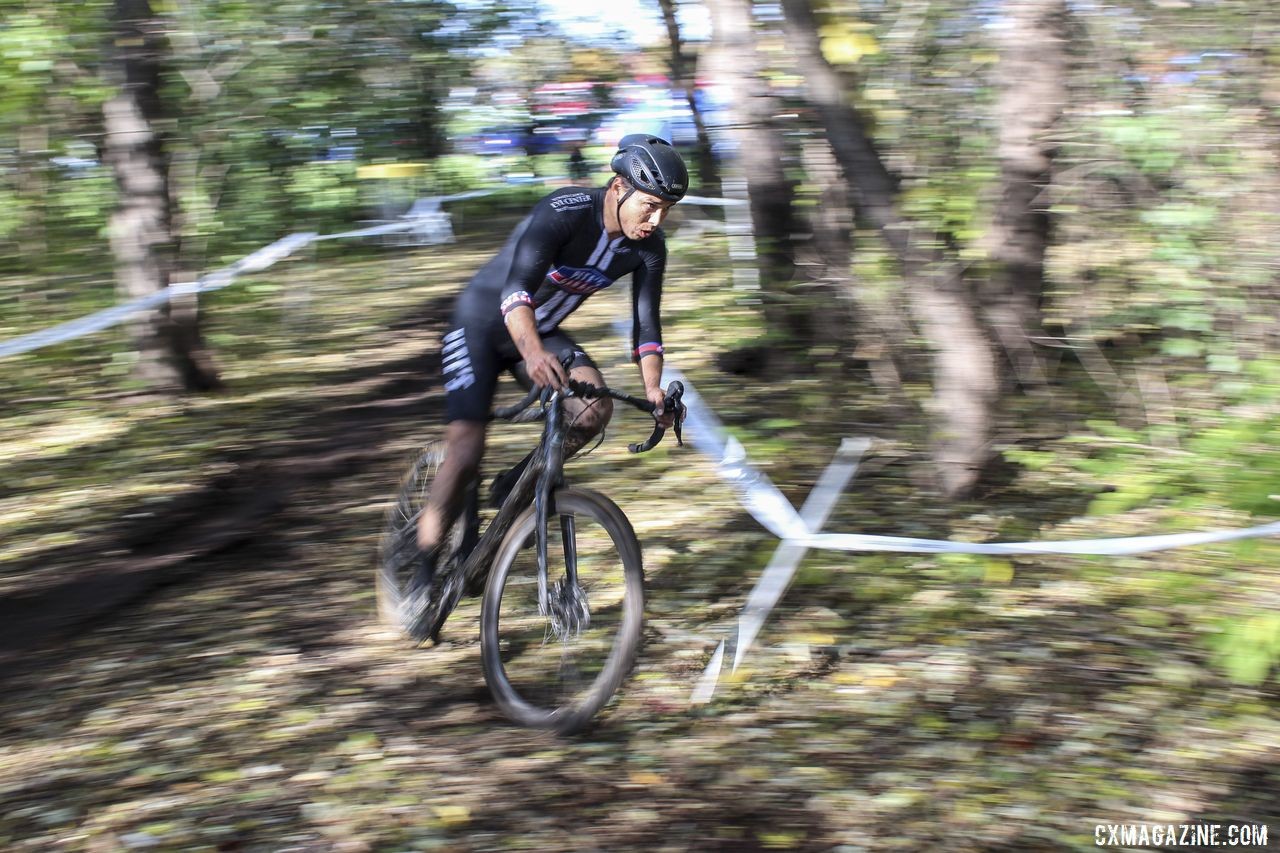 Cole House passes through the woods. 2019 Sunrise Park Cyclocross, Chicago Cross Cup. © Z. Schuster / Cyclocross Magazine