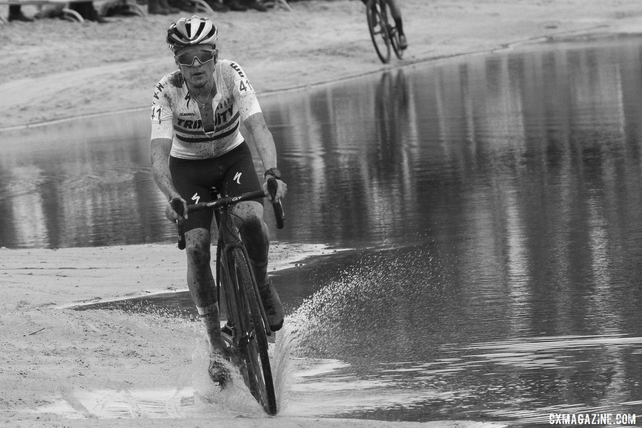 Tom Pidcock splashes through the lake. 2019 Superprestige Gieten. © B. Hazen / Cyclocross Magazine