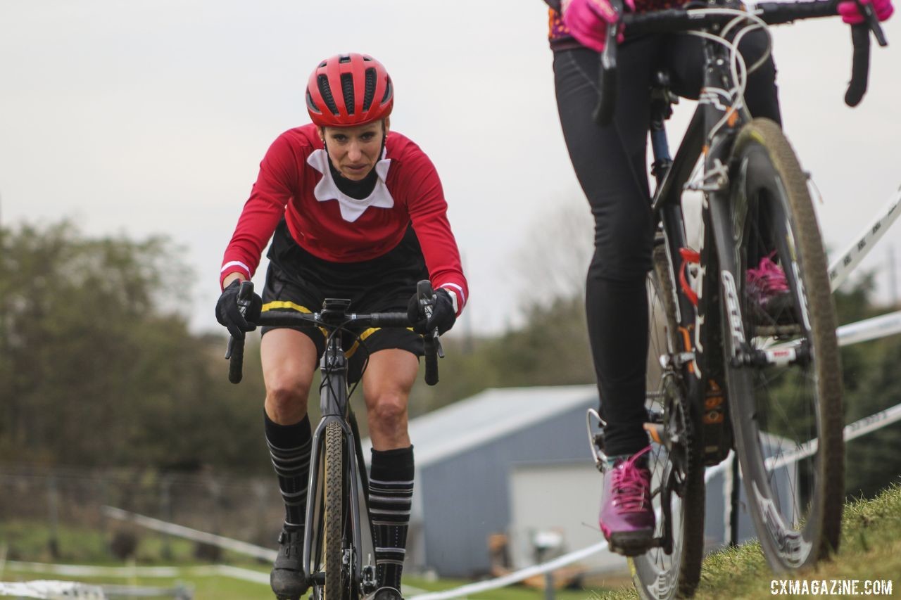 April Beard focuses on her line near the speedway. 2019 Cross Fire Halloween Race, Wisconsin. © Z. Schuster / Cyclocross Magazine