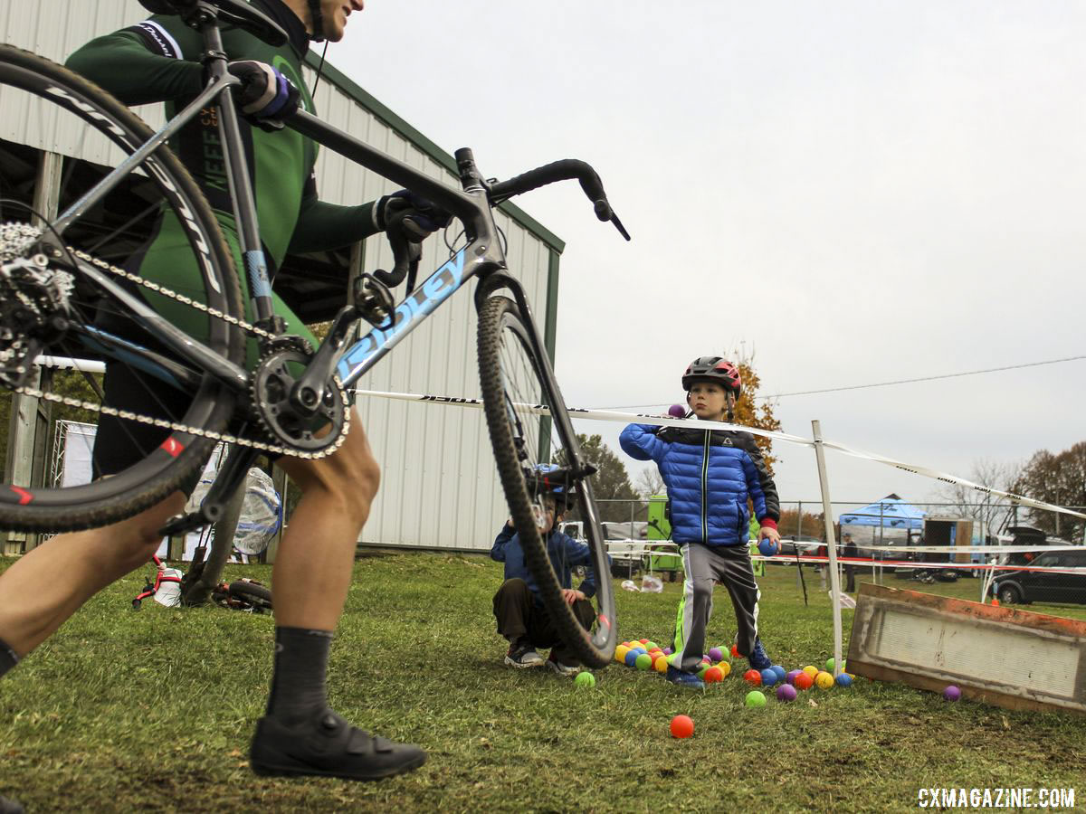 The Cross Fire zone between the barriers was dangerous on Saturday. 2019 Cross Fire Halloween Race, Wisconsin. © Z. Schuster / Cyclocross Magazine